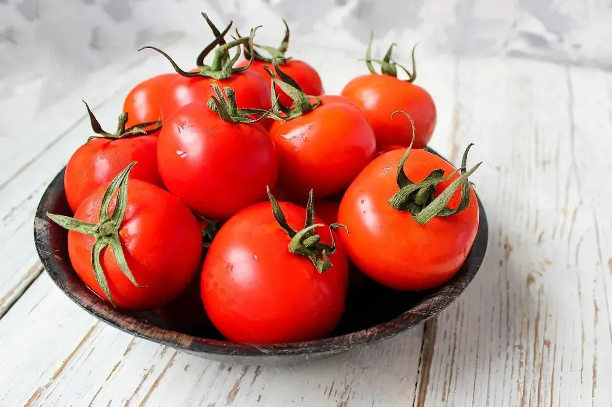 Как томаты и острые специи влияют на наш желудок и сон? Фото © Freepik / azerbaijan_stock