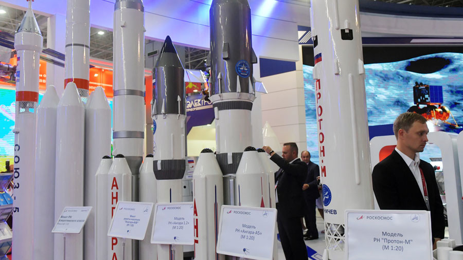 Макеты ракет на стенде госкорпорации "Роскосмос". Фото: © РИА Новости/Алексей Куденко