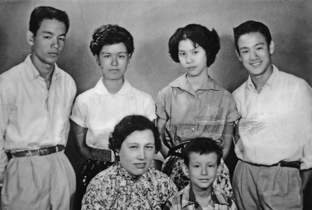 Брюс Ли с семьёй. Фото © Michael Ochs Archive / Getty Images