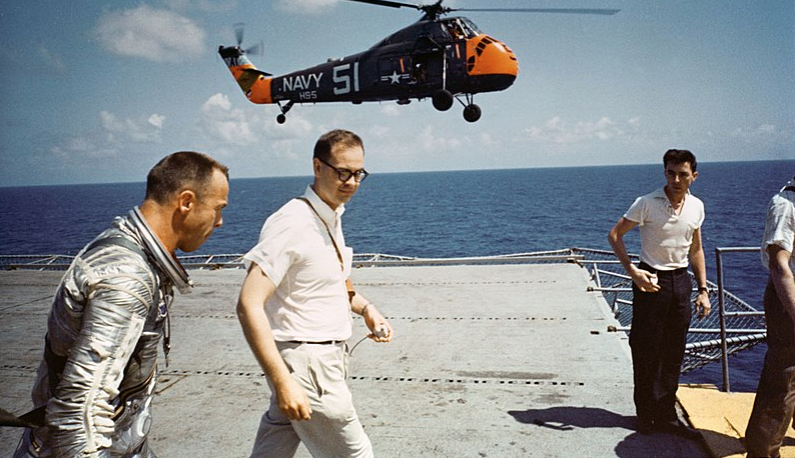 Астронавт Алан Шепард после приземления, 5 мая 1961 года. Фото © Википедия