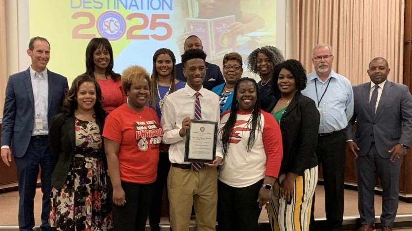 Фото © Facebook / Shelby County Schools