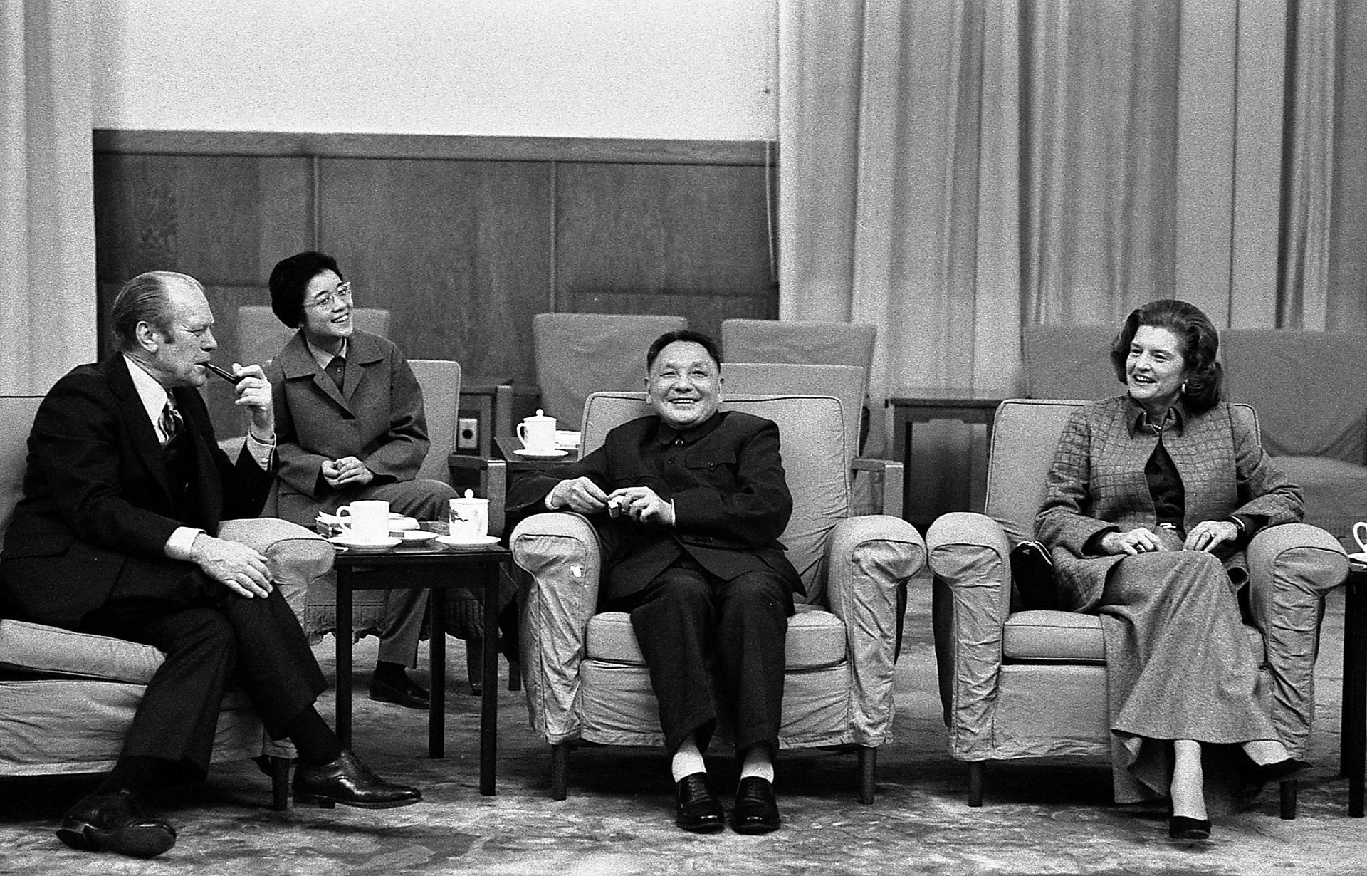 В 1975 году Дэн Сяопин провёл переговоры с приглашённым президентом США Джеральдом Фордом. Фото: © wikipedia.org