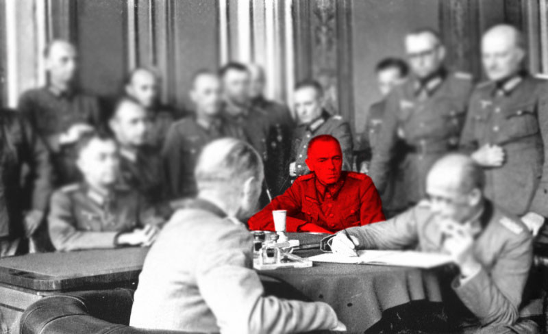 Рудольф Бамлер (в центре за столом). Фото © Военный альбом