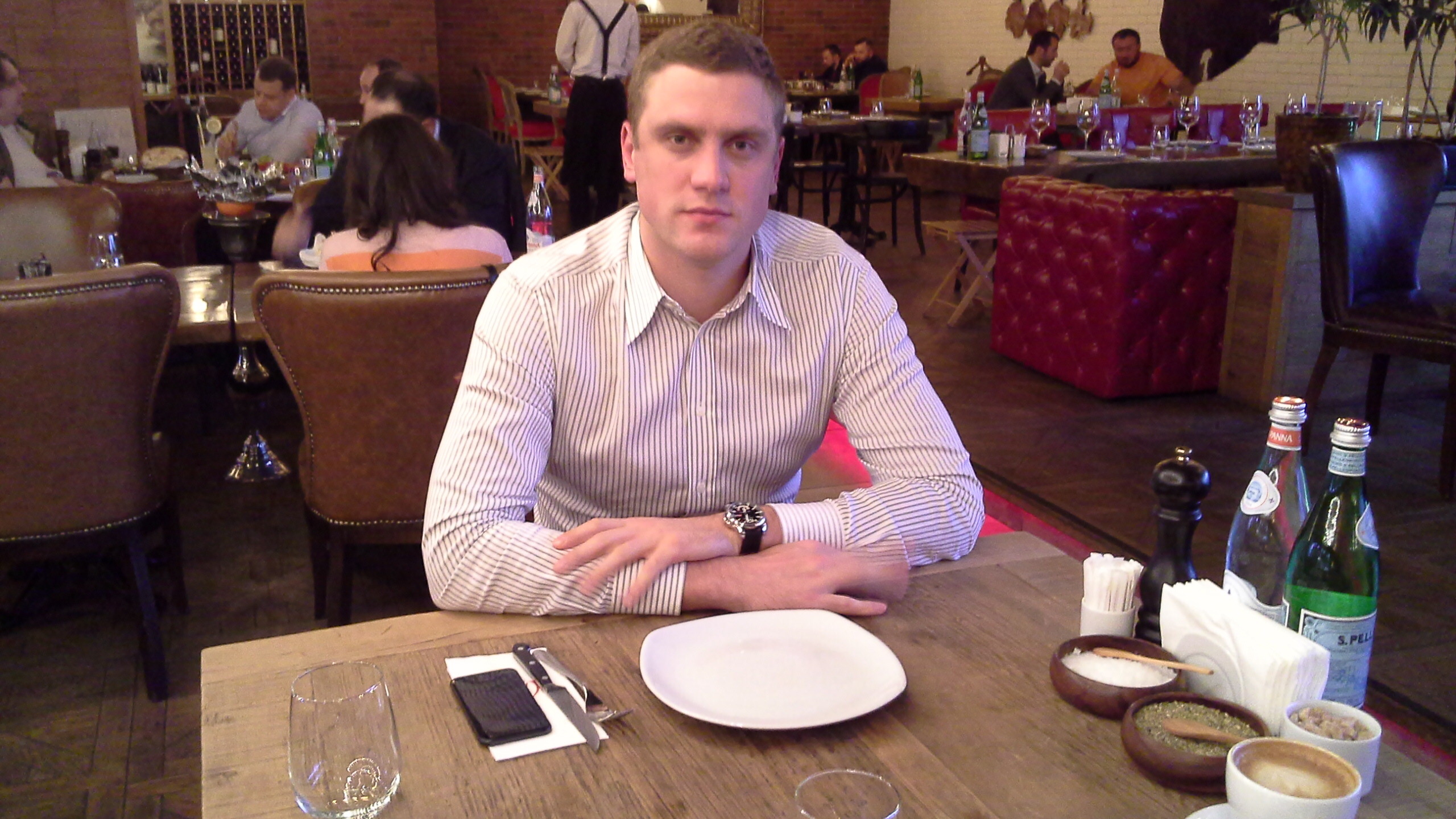 Фото: Лайф. Андрей Гречин в ресторане на набережной Тараса Шевченко