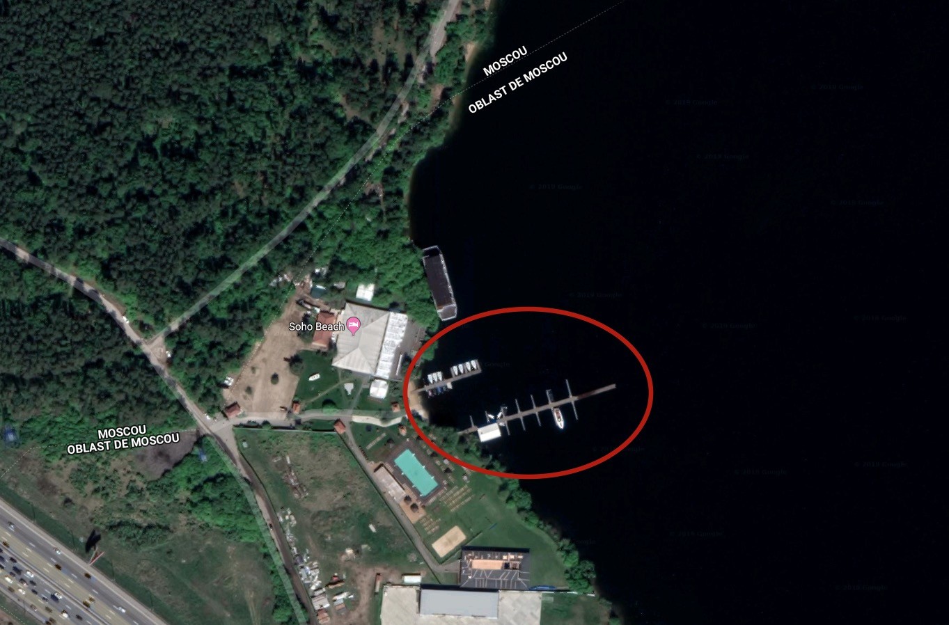 Причал "Сохо кантри-клаба" в Живописной бухте. Фото © Google Maps