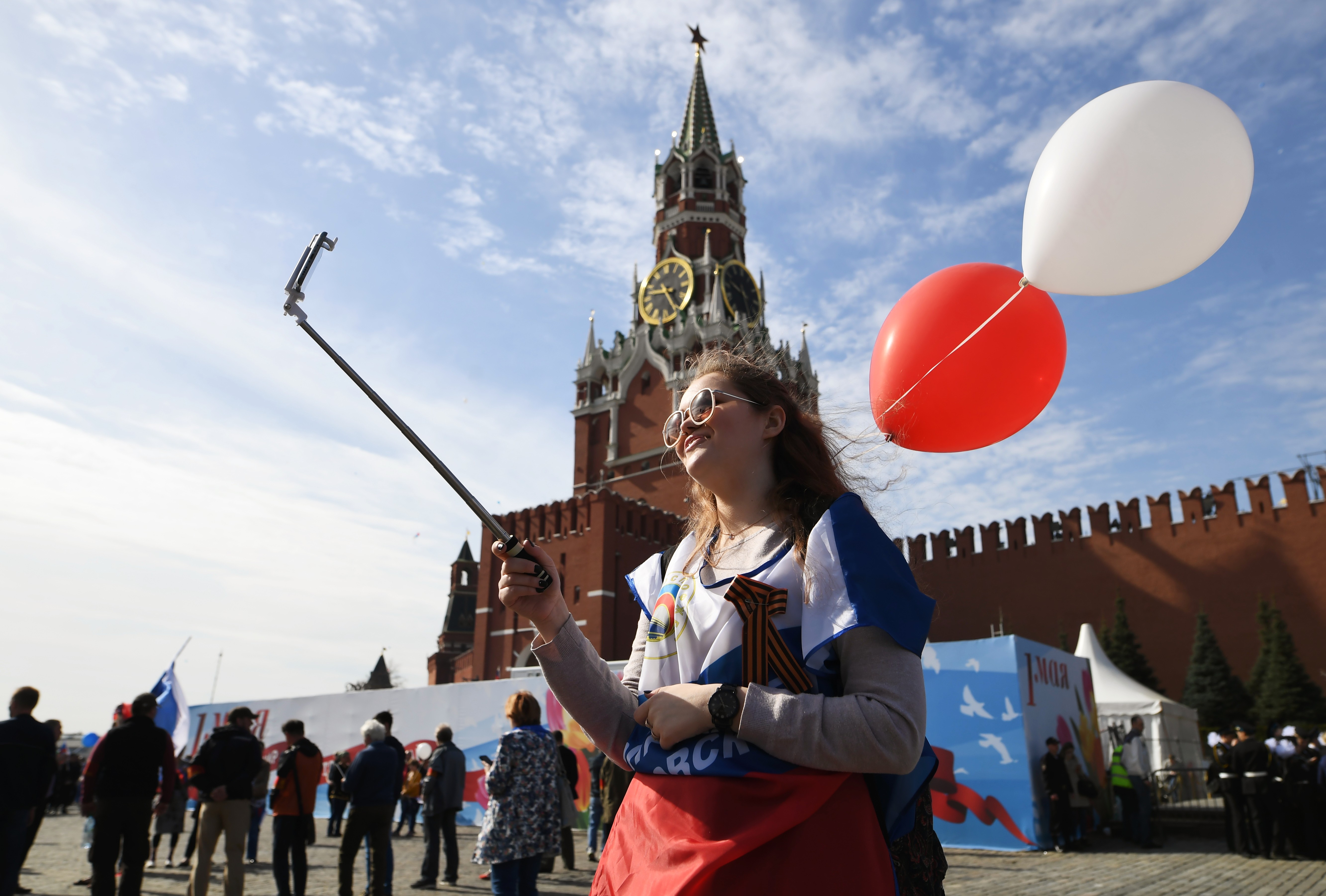 Участники первомайской демонстрации на Красной площади в Москве. Фото: © РИА Новости/ Илья Питалев