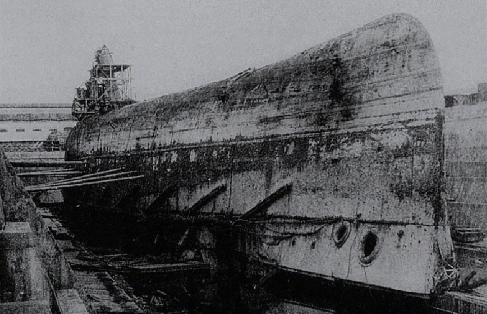Линейный корабль "Императрица Мария" после постановки в док и откачки воды, 1919 год. Фото © Wikipedia