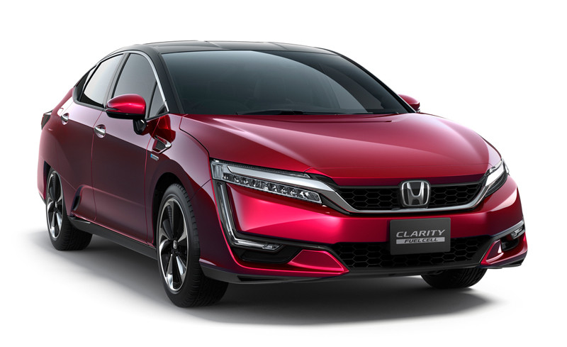 Honda Clarity Седан на водородных топливных элементах Honda Clarity получил две новые модификации: гибридную и электрическую. Японцы обещают, что обе машины произведут революцию в своих сегментах за счёт полноценных пяти мест в салоне и доступной цены. Фото: © Honda