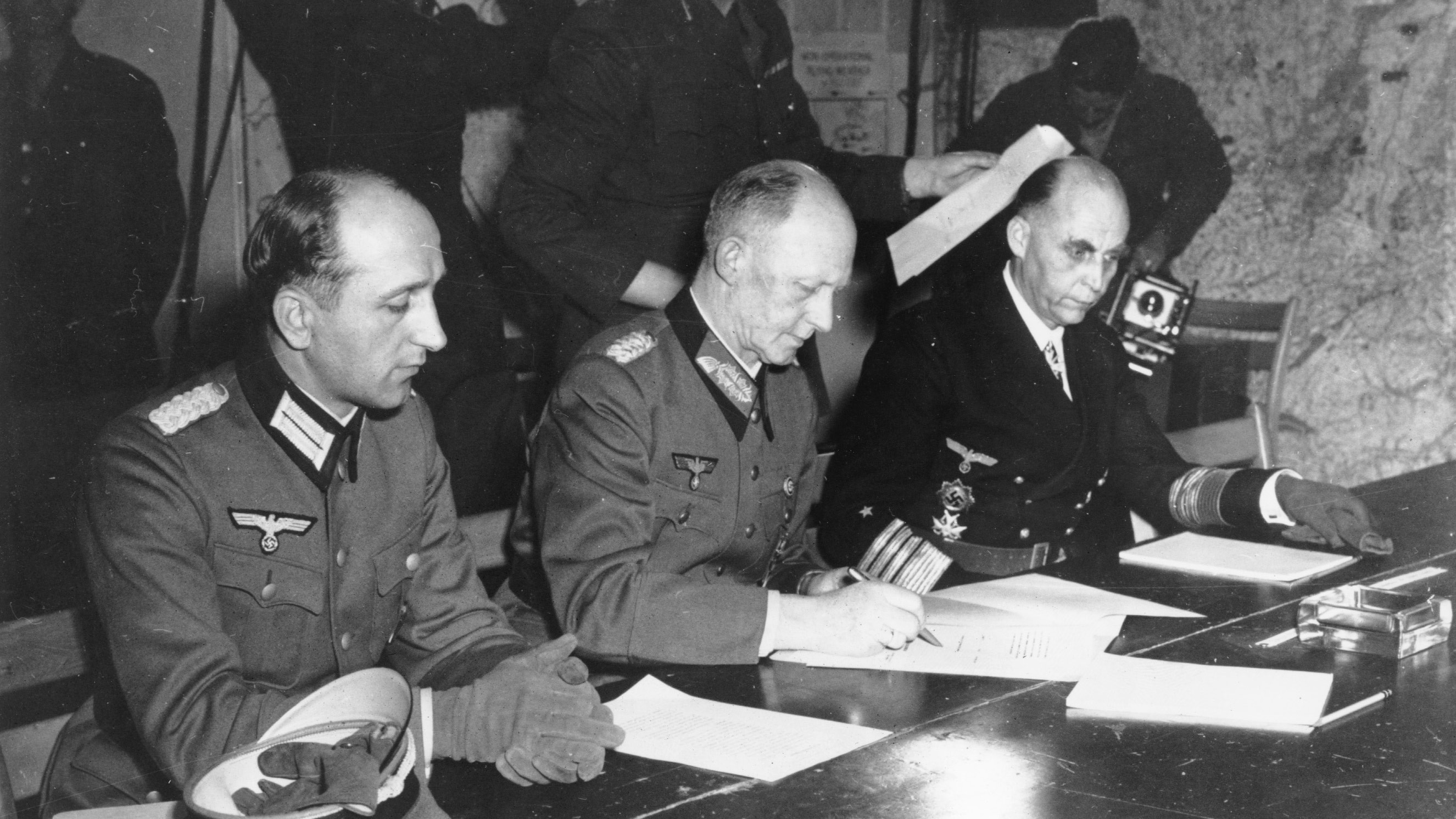 Генерал Альфред Йодль (в центре) Фото: © AP Photo