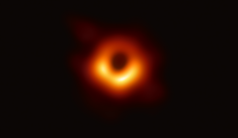 Тень чёрной дыры в центре галактики Messier 87. Фото © Flickr / NASA Goddard Space Flight Center