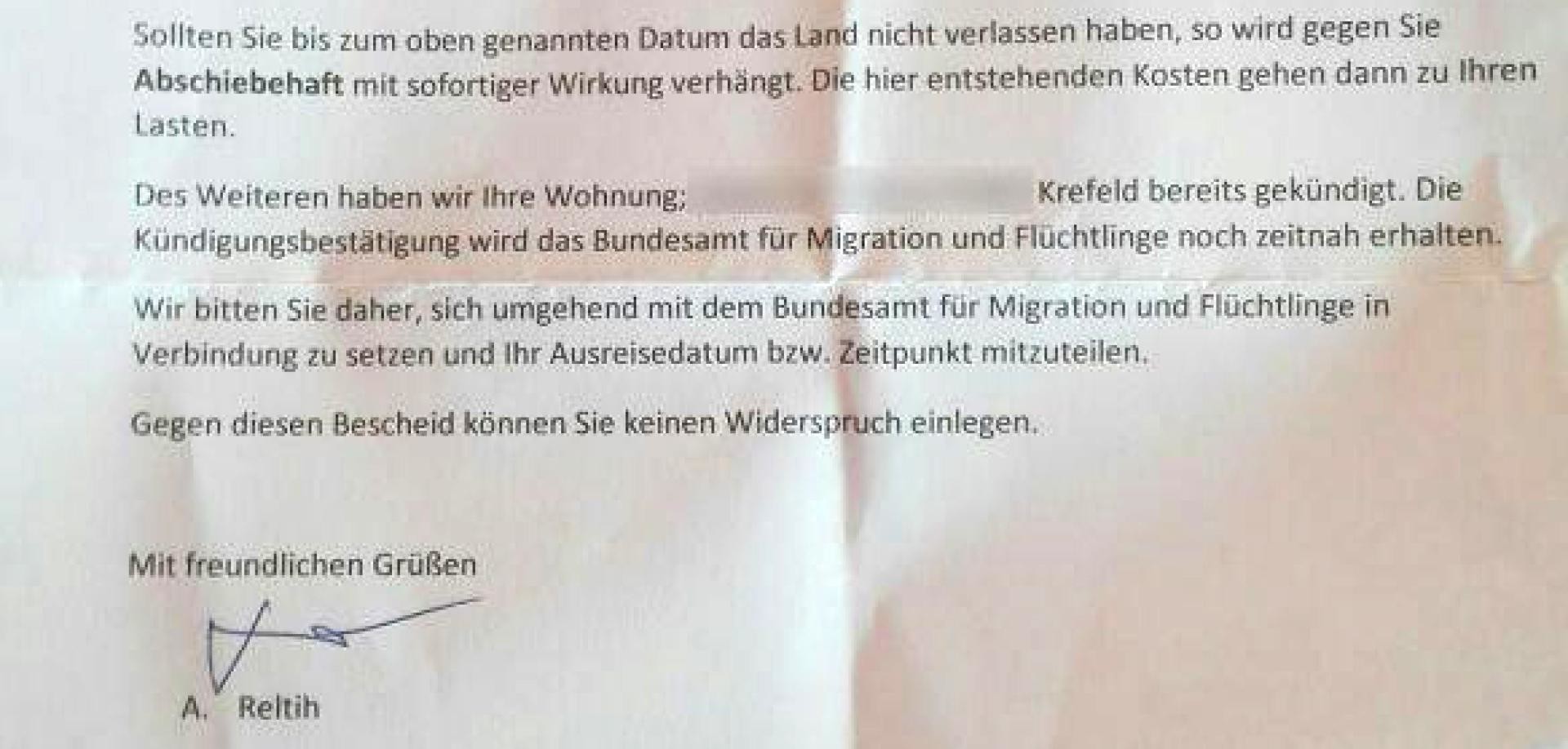 Присланное по почте фальшивое письмо с отказом в предоставлении убежища. Фото: © Welt