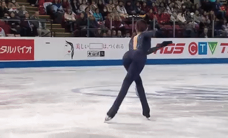Евгения Медведева падает в короткой программе Skate Canada. Видео © Первый канал