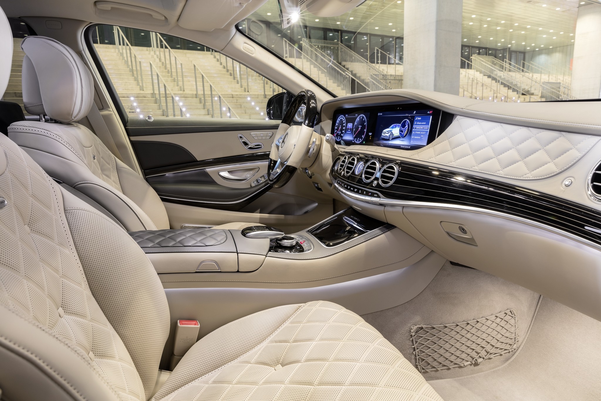 Mercedes-Maybach S 560 4MATIC. Фото: © Mercedes-Benz