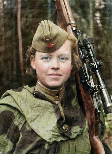Снайпер-доброволец Надежда Колесникова. Всего уничтожила 27 фашистов, награждена медалью "За отвагу". Вернулась домой в 1944 году, поскольку была беременна своей первой дочкой. Фото: © Flickr/Olga