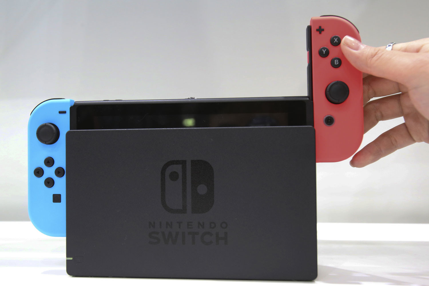 Nintendo switch не работает левый джойкон