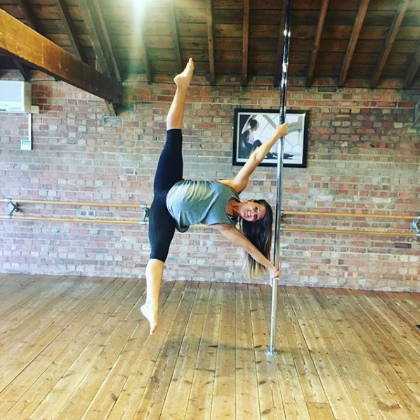 Фото © Instagram/charlottepolefit