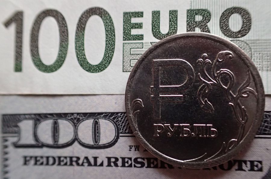 2 80 в рублях. Евро в рубли. Европейский рубль. 80 Евро в рублях. 50 Тысяч евро в рублях.