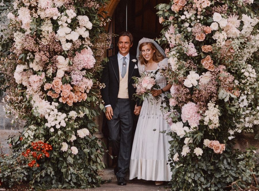 <p>Принцесса Беатрис и её муж Эдоардо Мапелли-Моцци. Фото © Twitter / <a href="https://twitter.com/RoyalFamily" target="_blank" rel="noopener noreferrer">The Royal Family</a></p>