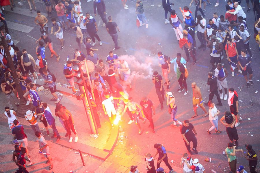 Беспорядки в Париже во время празднования победы сборной Франции в чемпионате мира по футболу — 2018. Фото © Zuma / TASS / Panoramic