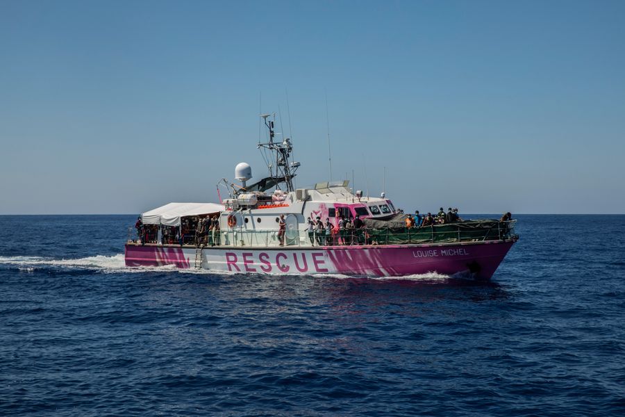 Корабль "Луиза Мишель". Фото © ТАСС / AP Photo / Santi Palacios