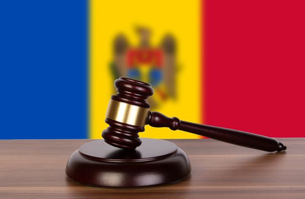 Конституционный суд Молдавии приостановил получение кредита от России