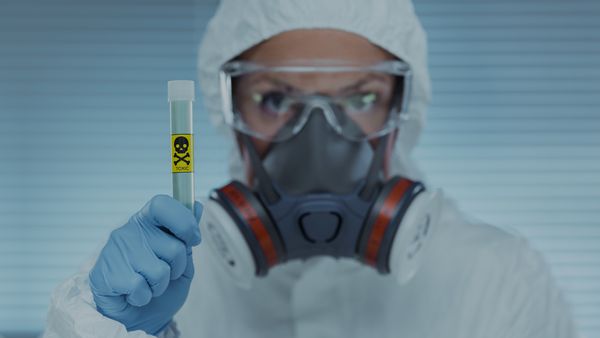 Зачем США биолаборатории по всему миру и при чём тут коронавирус