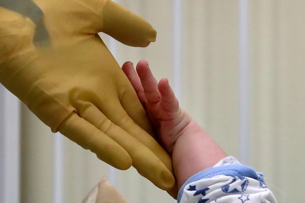 В Сочи родители не позволили медикам госпитализировать пятерых детей, заражённых коронавирусом