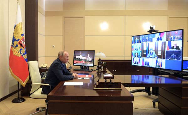 Путин поручил уделить особое внимание закупке спецтранспорта для силовых ведомств