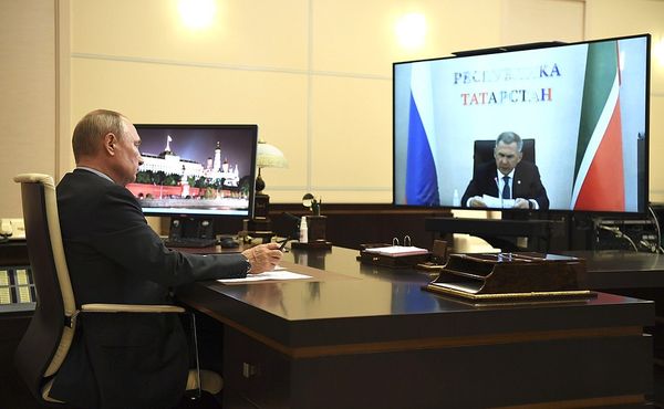 Путин поддержал выдвижение Минниханова на пост главы Татарстана на новый срок