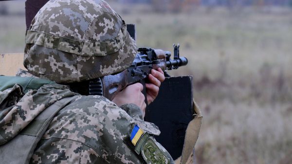 Прикрытие для наступления? Зачем Украина собрала у границ Донецка и Луганска до 90 тысяч солдат