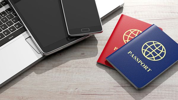 Паспорта скоро станут электронными. Как это будет работать и выглядеть