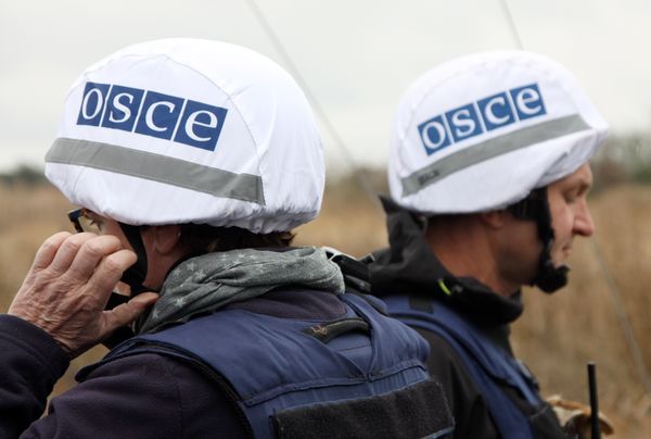 Патруль миссии ОБСЕ в Донбассе попал под миномётный обстрел