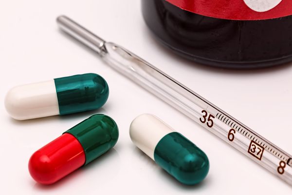 Минздрав одобрил первый российский препарат для лечения коронавируса