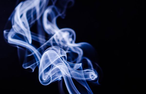 В Госдуме предложили включить программу лечения от курения в ОМС