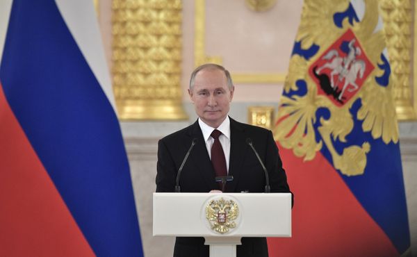 Путин поздравил россиян с Днём защиты детей