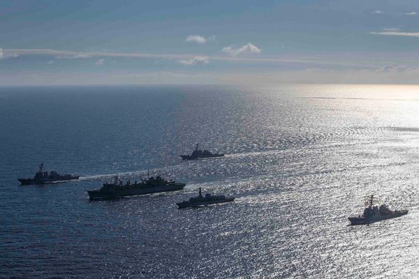 Три корабля НАТО вошли в акваторию Чёрного моря