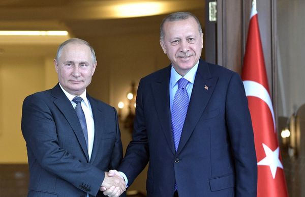 Путин обсудил с Эрдоганом Ливию, Сирию и коронавирус