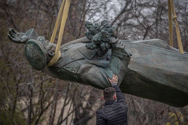 МИД России задумался о выкупе памятника маршалу Коневу у Праги 