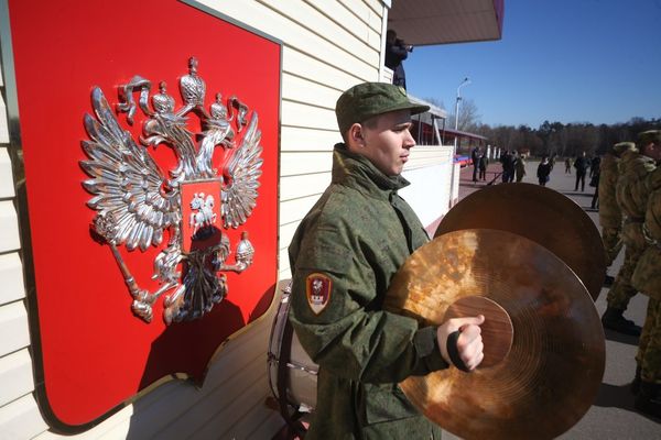 В Кремле заявили, что с пониманием относятся к отмене парадов Победы в регионах