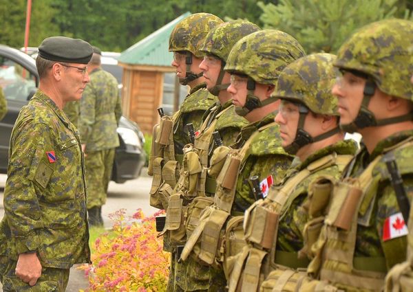 Канадские военные инструкторы возобновят несение службы на Украине