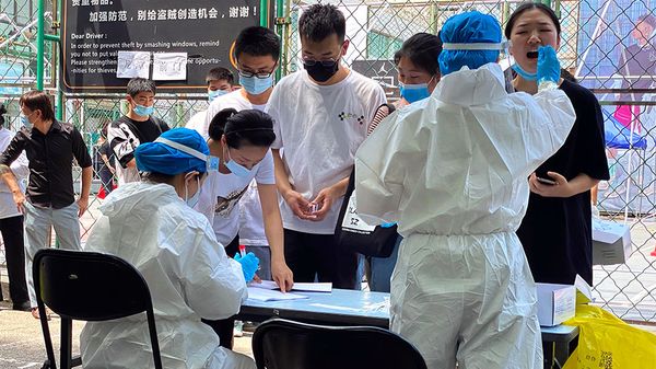 Вирусолог рассказал, как защититься от "нового" коронавируса, который появился в Пекине