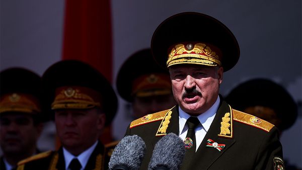 Лукашенко приедет на Парад Победы в Москву