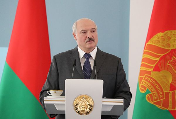 Лукашенко: В отношениях с Россией у нас ничего не искрит
