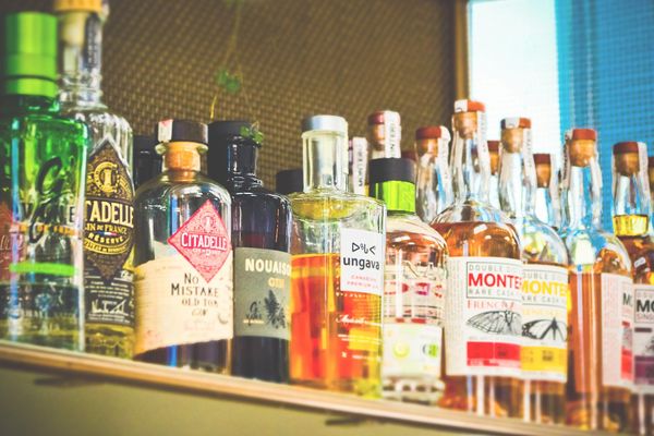 Глава Свердловской области снял ограничения по времени продажи алкоголя 
