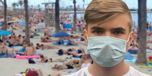 Россиянам разрешили снимать маски на пляже