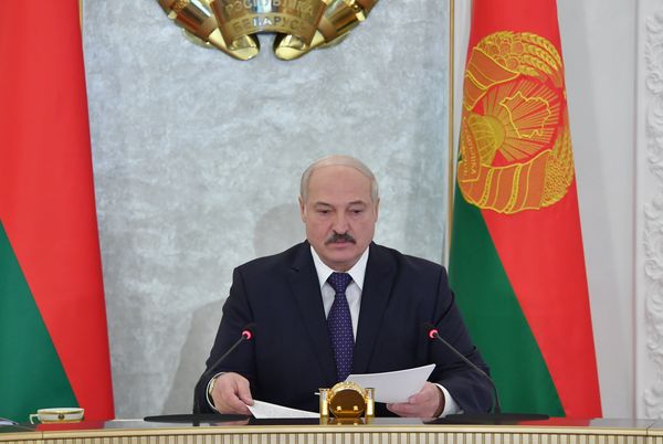 "Сделаем за два года". Лукашенко назвал недостаточно решительными предложенные поправки в Конституцию Белоруссии