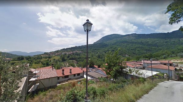 Власти итальянской деревушки предлагают всем желающим отдохнуть у них этим летом абсолютно бесплатно