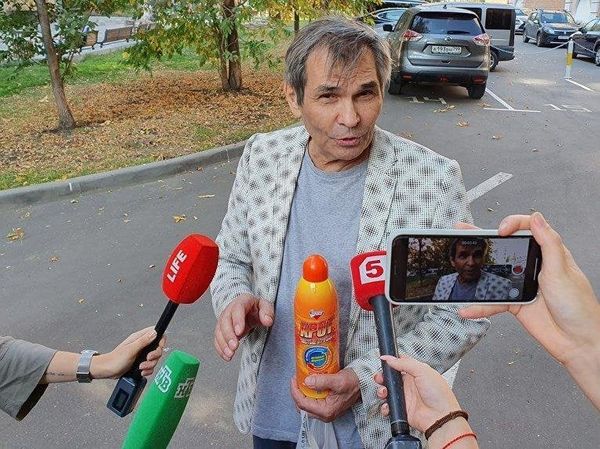 СМИ: Алибасов "исчезал" потому, что лечился в психиатрической клинике
