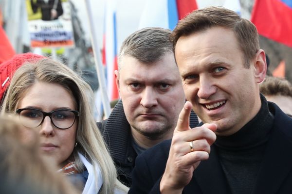 Навальный призвал сторонников нарушать правила голосования