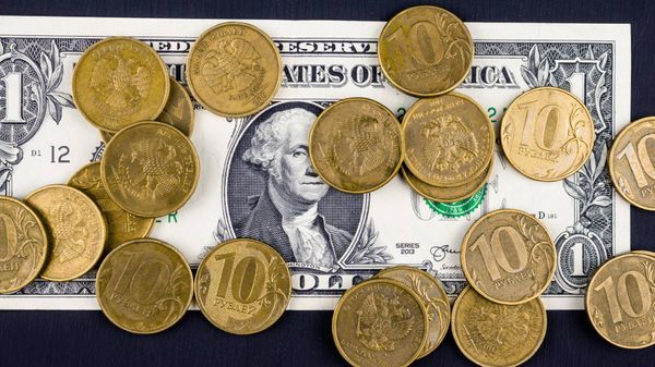 Доллар на авось. Глава Сбербанка ожидает рекордного укрепления рубля
